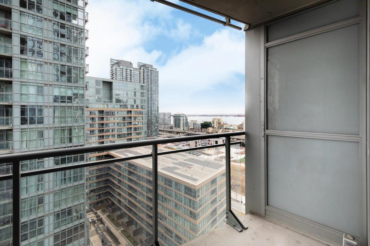 شقة تورونتو  في Walk To Rogers, Scotia Arena, Cn Tower المظهر الخارجي الصورة